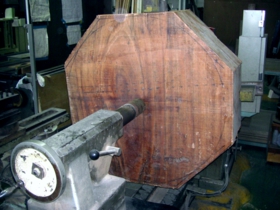 有限会社大和木型製作所　山車タイヤ写真